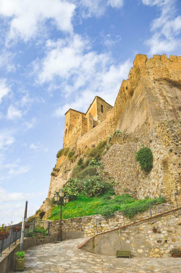 Casa Castello Hotel Rocca Imperiale Exterior foto